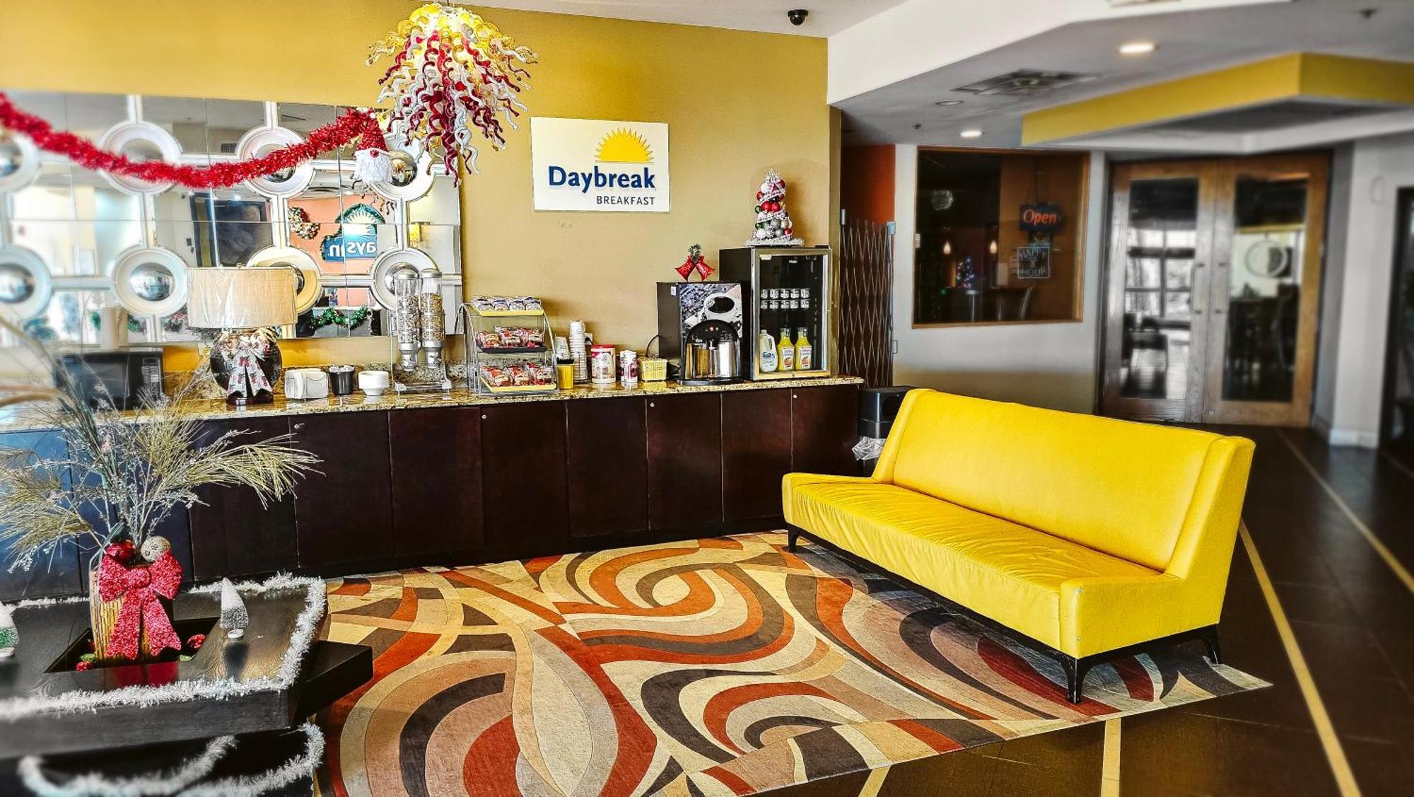 Days Inn By Wyndham Шърман Екстериор снимка